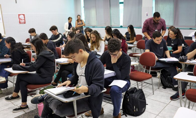 Inep abre inscrições para o Enem e reforça educação superior