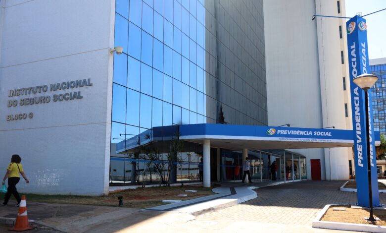 PDT rompe com governo e sinaliza apoio à CPI do INSS