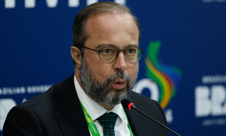 Silveira pede redução de tarifas de gás para conter inflação