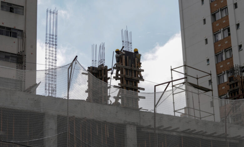 Cbic avalia impacto da Selic em lançamentos apesar de alta nas vendas da construção