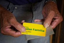 Bolsa Família inicia pagamentos de maio; veja datas de mercado