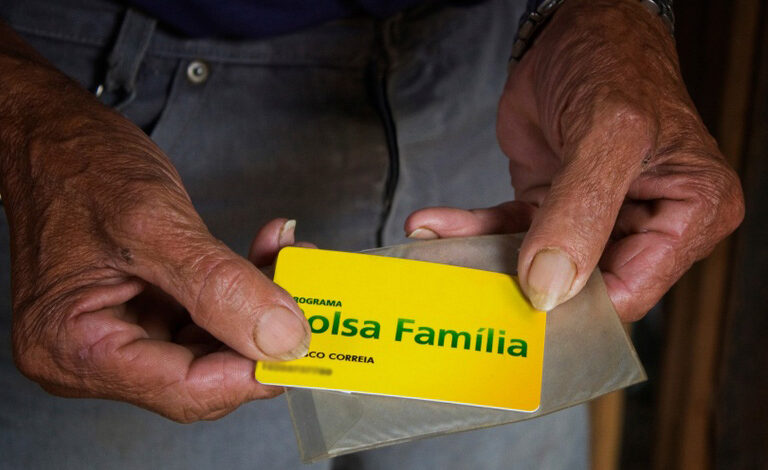 Bolsa Família inicia pagamentos de maio; veja datas de mercado
