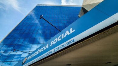 Meu INSS enfrenta instabilidades enquanto mercado aguarda dados do PIB