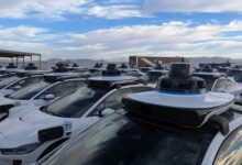 Waymo atualiza software de 1.200 robôs táxis em recall