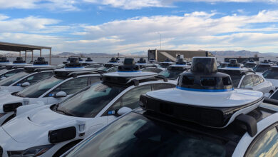 Waymo atualiza software de 1.200 robôs táxis em recall