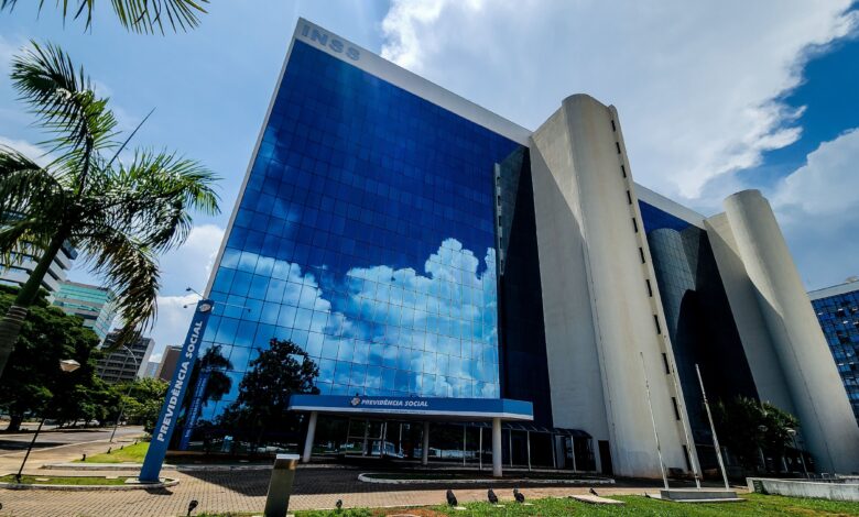 INSS bloqueia descontos de empréstimos e governo ajusta regras