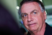 Bolsonaro diz que Brasil une governo em oração pelo novo papa