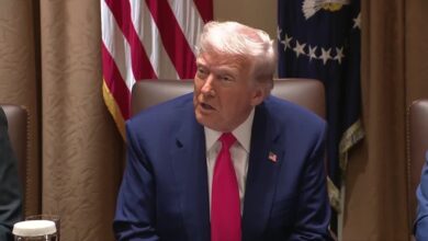 Trump critica Powell por manter juros sem corte