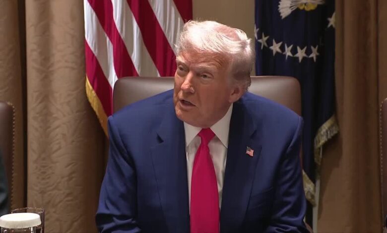 Trump critica Powell por manter juros sem corte