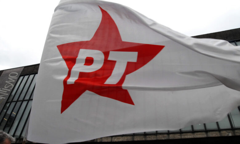 PT enfrenta racha a dez dias de fechar chapas para eleição interna