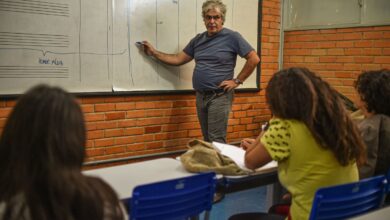 MEC repassa R$ 200 a nascidos em março e abril para educação