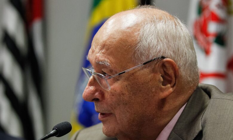 OAB-SP suspende julgamento de recurso contra Ives Gandra em ação política