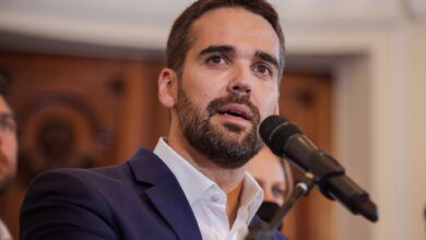 PT aciona MP por autopromoção de Eduardo Leite em documentário