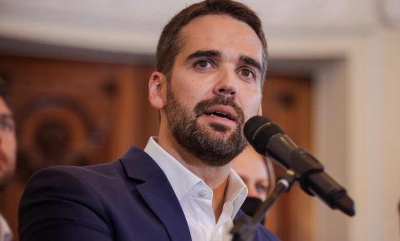 PT aciona MP por autopromoção de Eduardo Leite em documentário