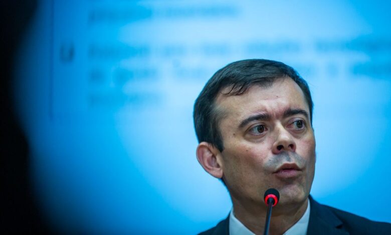 Ceron nega negociação com Tesouro sobre reajuste e impacto no mercado