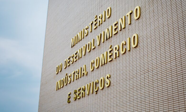 Balança comercial registra superávit de US$ 8,15 bi e impulsiona investimento