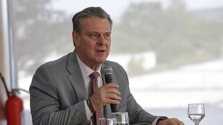 Fávaro promete retomar exportações de frango em 60 dias