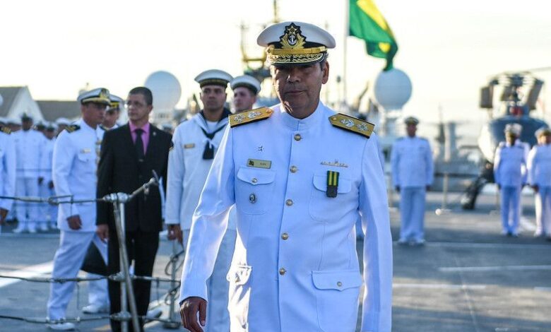 Comandante da Marinha assume Defesa durante férias no governo