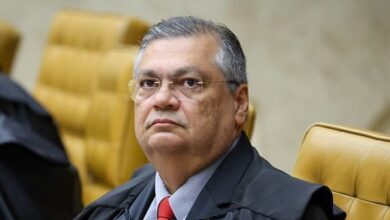 STF suspende ação contra escolas cívico-militares em SP