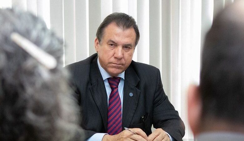 Ministro do Trabalho garante respaldo a Wolney no INSS