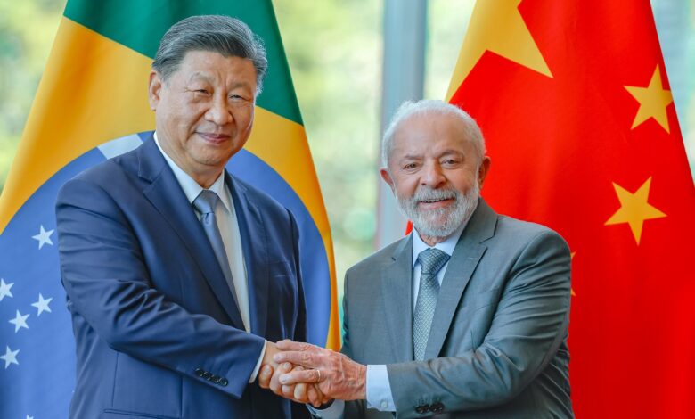 Lula embarca para Pequim com governo rumo a fórum China-Celac