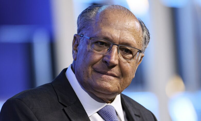 Alckmin afirma que governo irá acabar com fraude no INSS
