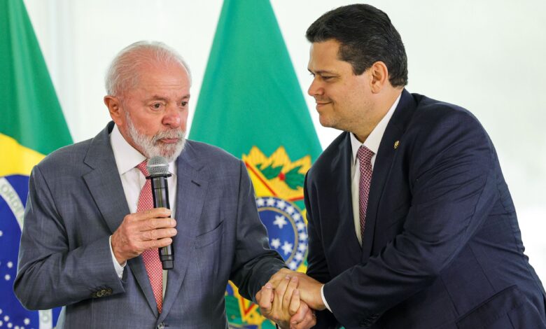 Lula visita Rússia acompanhado de Congresso e ministros