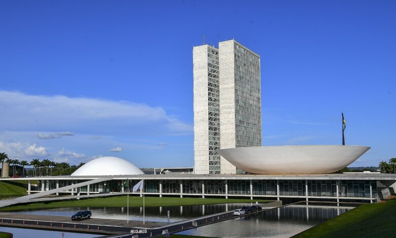 Oposição adia protocolo da CPMI do INSS no Congresso para 20 de maio