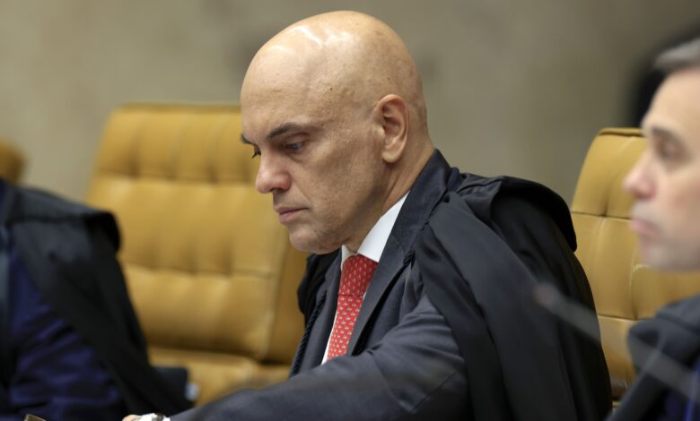 Moraes remete caso de vazamento ao STF e mobiliza governo