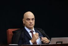Moraes repreende advogado de Torres durante sessão do STF