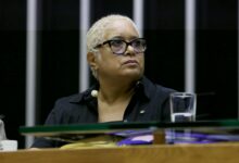 Deputada relata barramento na Câmara e questiona eleição racial