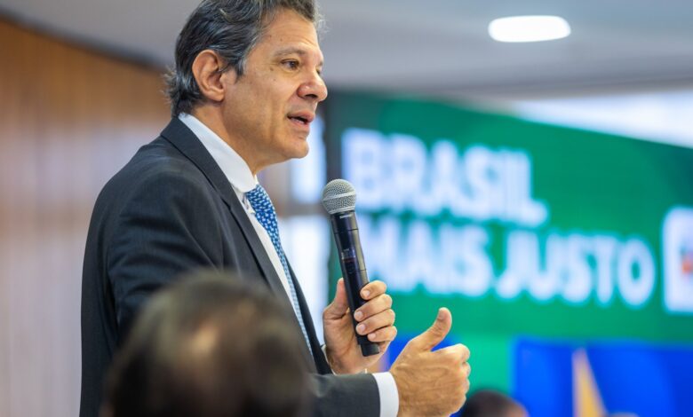 Haddad afirma que governo não elevará Bolsa Família