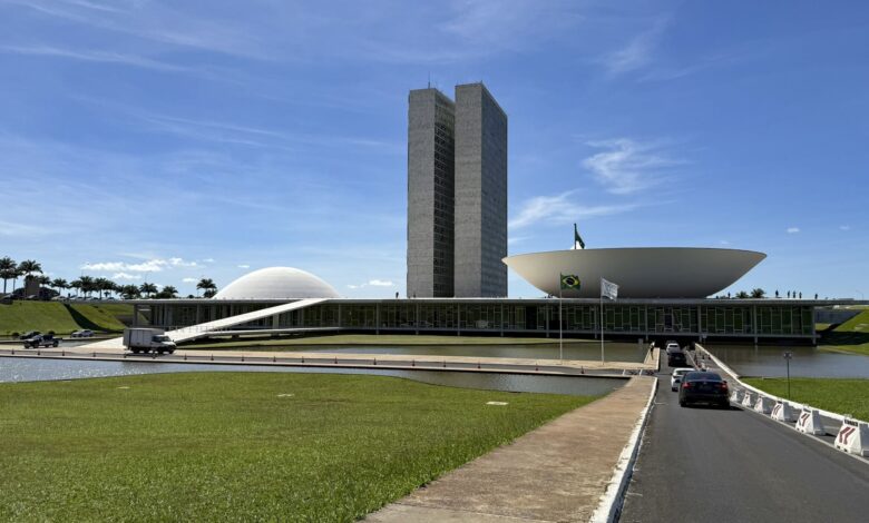 Oposição protocola requerimento da CPMI do INSS no Congresso