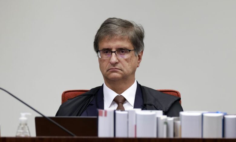 PGR questiona divulgação de salários prevista na lei