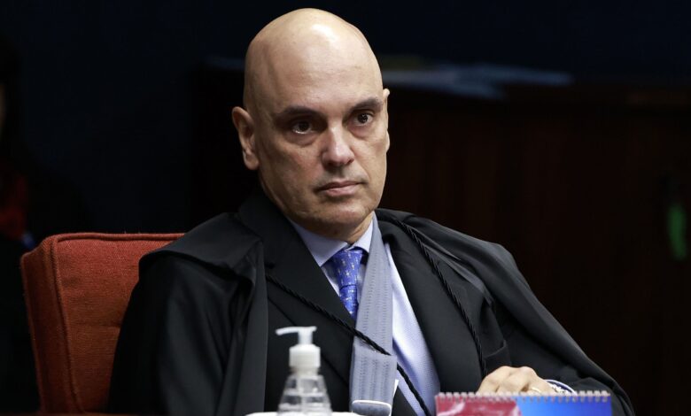 Moraes autoriza governo a destruir passaporte de Léo Índio