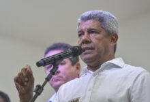 Deputado da BA pede impeachment e aciona Congresso por fala sobre bolsonaristas para vala