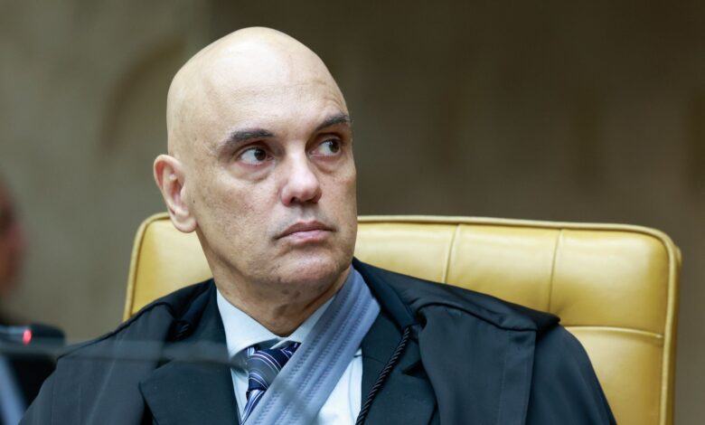 Moraes confronta ex-comandante do Exército sobre depoimento em crise política