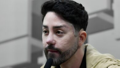 Rico Melquiades aposta no jogo do tigrinho durante CPI do governo