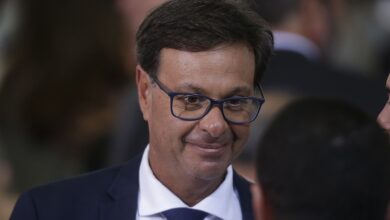 Ex-ministro alerta que Bolsonaro já usou R$ 8 mi em vaquinha e pede PIX ao governo