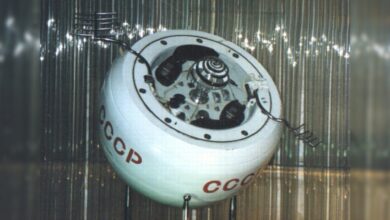 Sputnik soviético em órbita terá queda atípica de destroço espacial