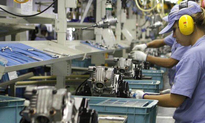 Indústria registra crescimento da confiança em maio, mas segue negativa