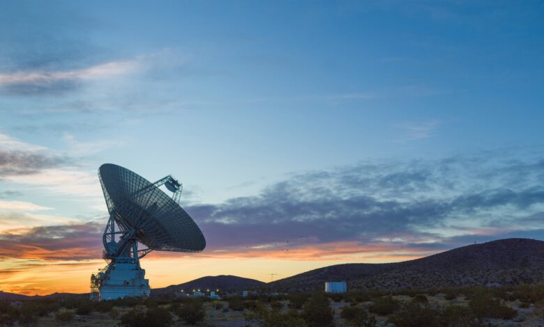 NASA usa radiotelescópio no deserto para caçar asteroides
