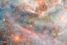 Hubble revela nuvens em forma de doce em imagem da missão