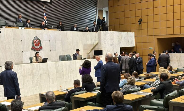 Guto Zacarias obtém assinaturas para CPI do INSS no governo SP