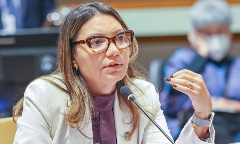 AGU notifica plataformas por notícia falsa sobre Janja e governo