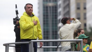 Bolsonaro mantém candidatura e promete disputa até 2026 em eleição