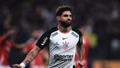 Corinthians avança em negociação e busca vitória com nova fornecedora