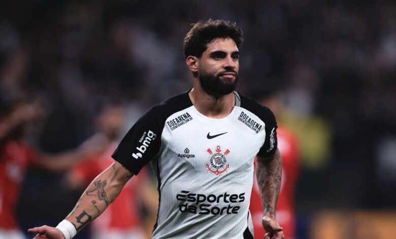 Corinthians avança em negociação e busca vitória com nova fornecedora