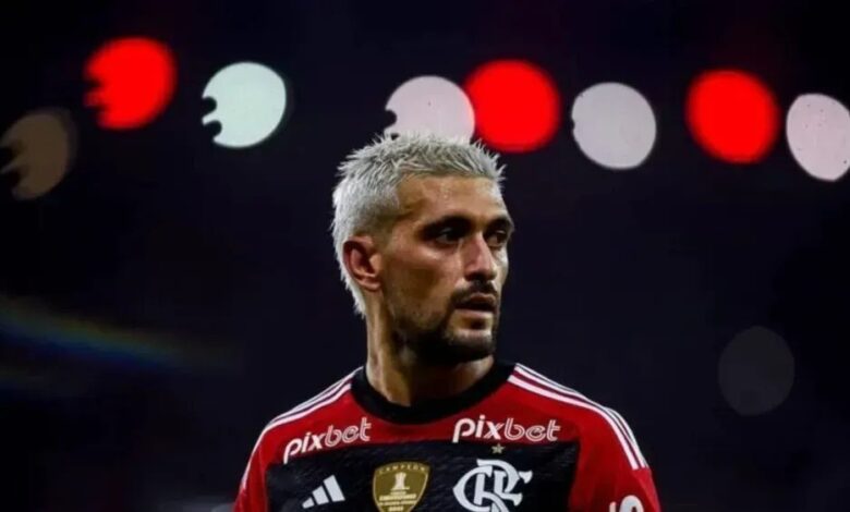 Arrascaeta lamenta gol perdido pelo Flamengo em vitória