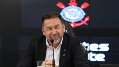 Augusto Melo ignora rumor de impeachment e foca em vitórias